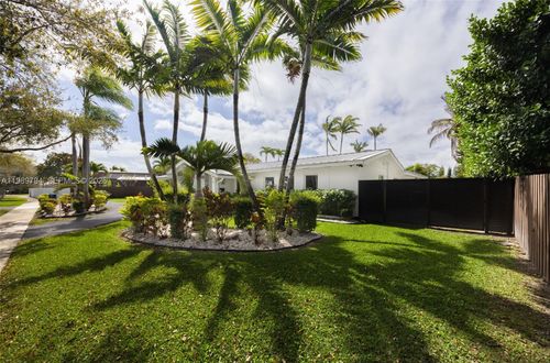 17520 Sw 89th Ave, Palmetto Bay, FL, 33157-5831 | Card Image