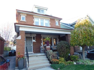 264 Wexford Ave S, House other with 4 bedrooms, 2 bathrooms and 7 parking in Hamilton ON | Image 1