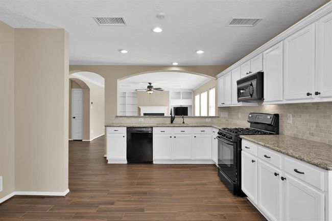 KITCHEN | Image 15