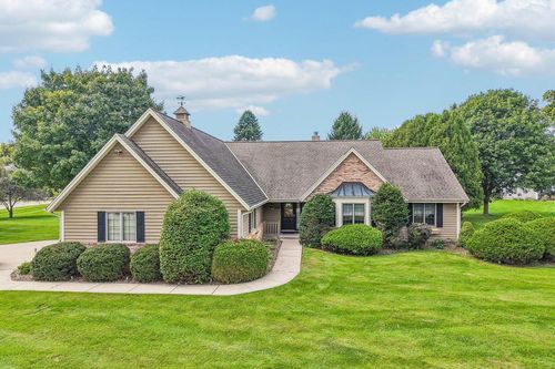 435 Nickelby Court, Delafield, WI, 53018 | Card Image