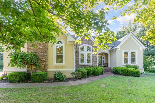 2926 Lisa Dr, Springfield, TN, 37172-7119 | Card Image