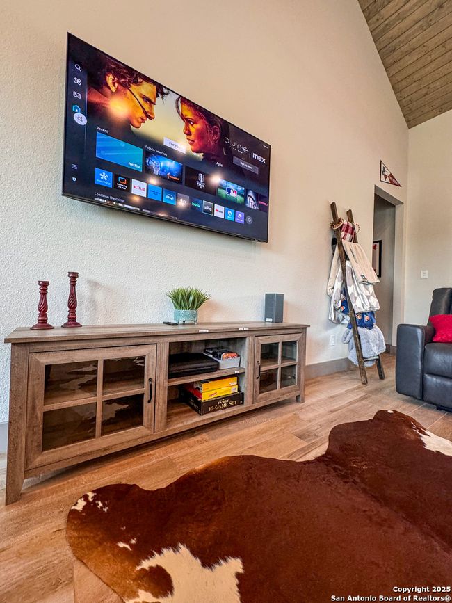 34 Lazy Dr, House other with 5 bedrooms, 6 bathrooms and null parking in Concan TX | Image 6
