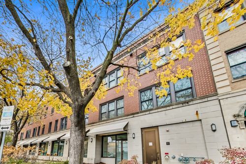 2611 Prairie Ave, Evanston, IL, 60201-1488 | Card Image