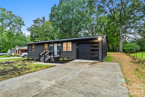 562 Barrington Pl Nw, Concord, NC, 28027-6658 | Card Image