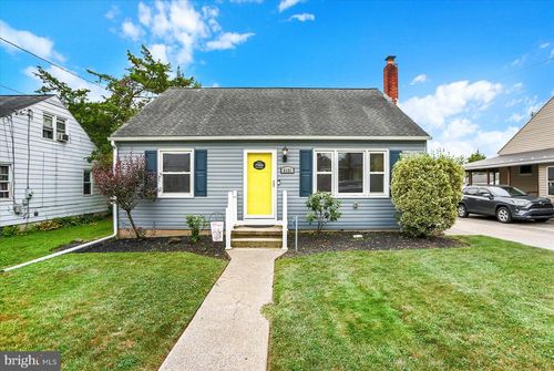 8151 Park Dr, HARRISBURG, PA, 17111-5525 | Card Image
