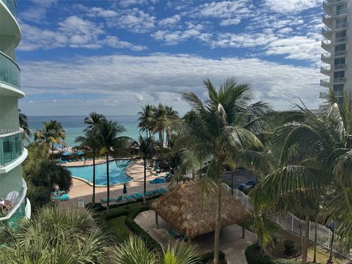 4j-3901 S Ocean Dr, Hollywood, FL, 33019 | Card Image