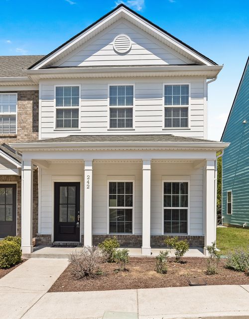 242 Mansfield Dr, Gallatin, TN, 37066-2710 | Card Image