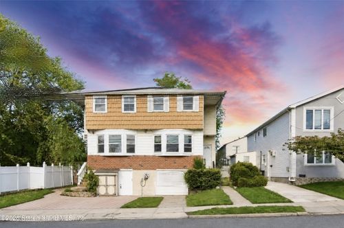 755 Woolley Ave, Staten Island, NY, 10314-4240 | Card Image