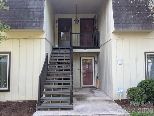 d4-75 Jolly Ln, Hendersonville, NC, 28739-6524 | Card Image