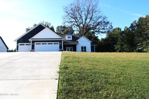 2011 Oakwood Dr, Milan, TN, 38358-6867 | Card Image