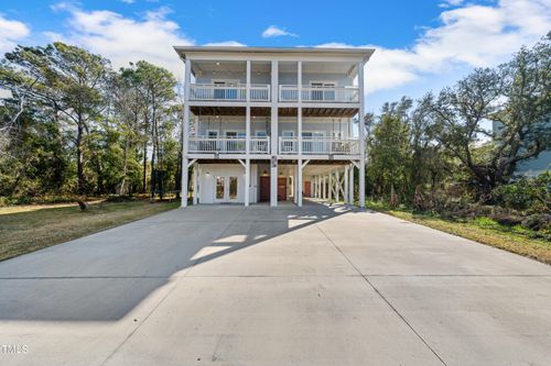 1-1111 Swordfish Ln, Carolina Beach, NC, 28428-5508 | Card Image