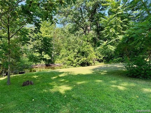 15276 Outer Dr, Linden, MI, 48451-9715 | Card Image