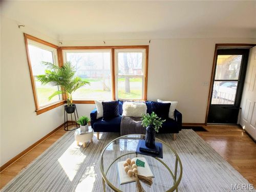 910 Portland Ave, Collinsville, IL, 62234-3633 | Card Image