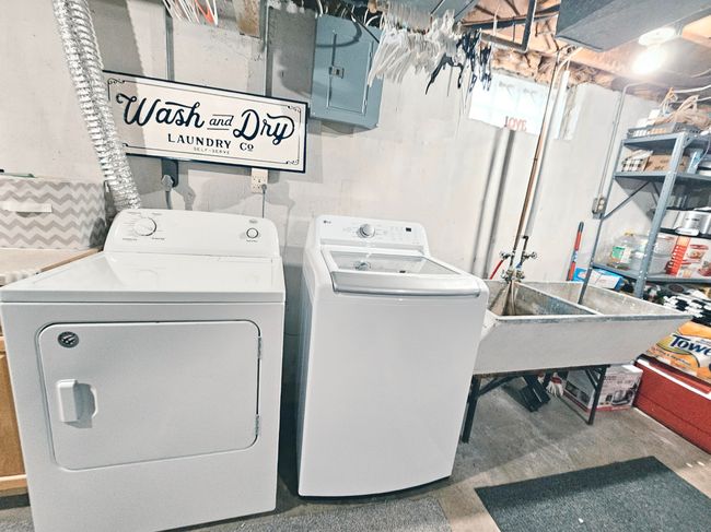 LAUNDRY ROOM | Image 16