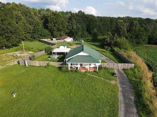 42 Christmasville Rd, Trenton, TN, 38382-8420 | Card Image