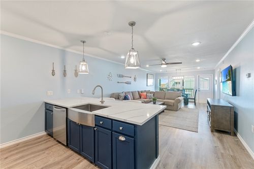 800 Beach Access Road 1a, Port Aransas, TX, 78373-6163 | Card Image