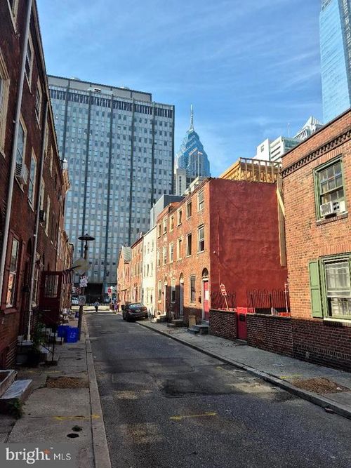 129 N Mole St, PHILADELPHIA, PA, 19102-1404 | Card Image