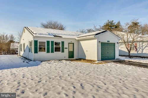 105 Huntington Dr, Southampton, NJ, 08088-1255 | Card Image