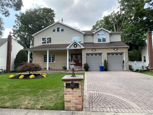 1823 Stuyvesant Ave, East Meadow, NY, 11554-3901 | Card Image