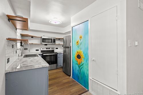 apt-905-923 Vance Jackson Rd, San Antonio, TX, 78201-2738 | Card Image