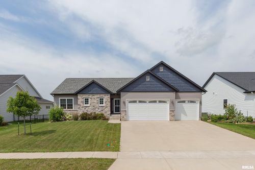 7024 St Ann Dr, Bettendorf, IA, 52722-2449 | Card Image