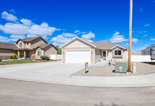 3727 Goshawk Dr, Rock Springs, WY, 82901-7121 | Card Image