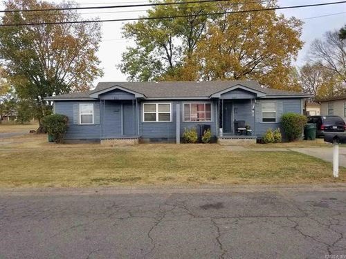 822 Pine St, Conway, AR, 72032-4256 | Card Image