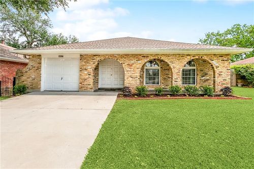 4617 Jeannette Dr, Metairie, LA, 70003-2820 | Card Image