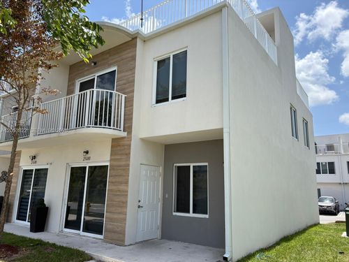 25680 Sw 143rd Path, Homestead, FL, 33032-5305 | Card Image