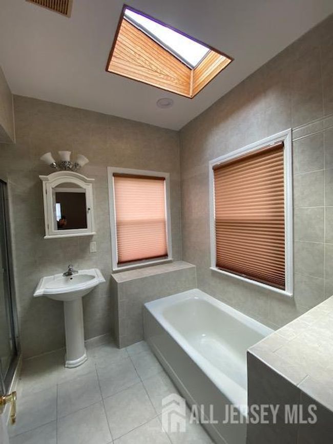 68 Wilmot St, House other with 3 bedrooms, 3 bathrooms and null parking in East Brunswick NJ | Image 20
