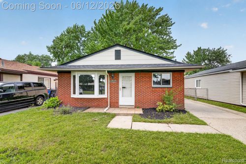 33484 Krauter St, Westland, MI, 48185-3016 | Card Image