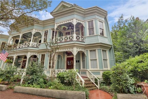 217 E Bolton St, Savannah, GA, 31401-5915 | Card Image