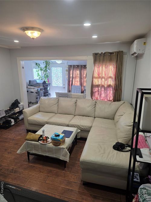 153 118th Avenue, New York, NY, 11434 | Card Image