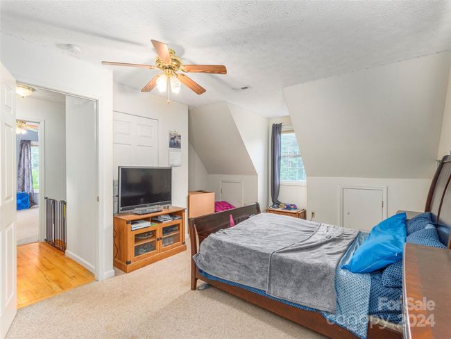 2nd guest bedroom on the upper level | Image 15