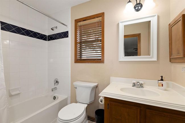 Guest Suite/Office Bath | Image 21