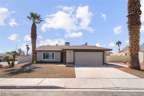 2033 Pommel Ave, Las Vegas, NV, 89119-2827 | Card Image