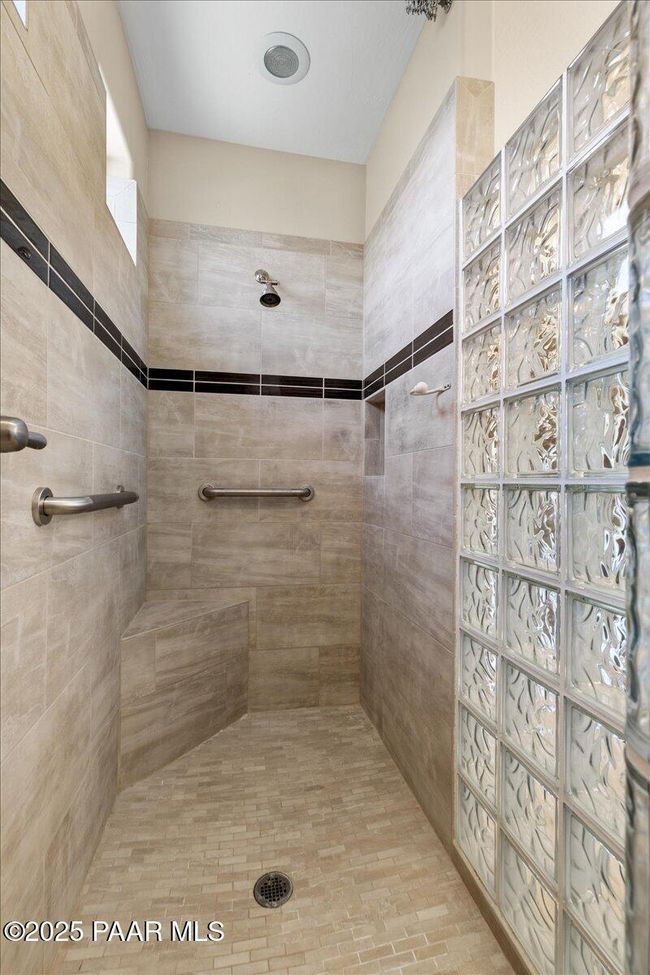 Primary Suite | Image 24