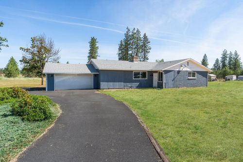 8010 W Melville Rd, Cheney, WA, 99004-9651 | Card Image