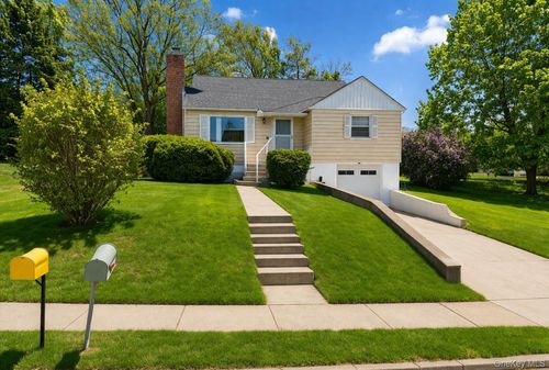 19 Lawrence Ave, Monticello, NY, 12701-2320 | Card Image