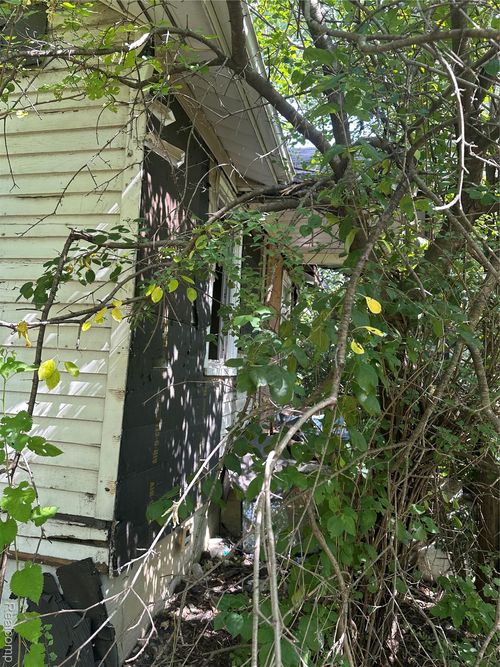 3149 Whittier Ave, Flint, MI, 48506-3050 | Card Image