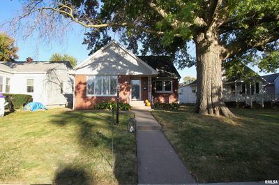 2350 32 Nd Street, House other with 3 bedrooms, 3 bathrooms and null parking in Moline IL | Image 2