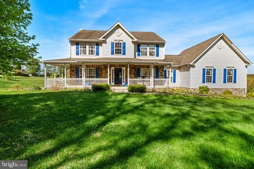 25 Holden Dr, MARTINSBURG, WV, 25403-5845 | Card Image
