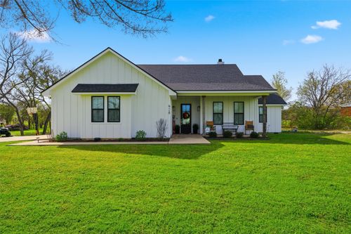428 Warren Rd, Lorena, TX, 76655-3290 | Card Image
