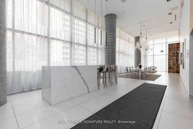 2805 - 185 Roehampton Ave, Condo with 2 bedrooms, 1 bathrooms and null parking in Toronto ON | Image 21
