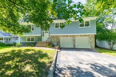 3 Orchard Square, House other with 4 bedrooms, 2 bathrooms and null parking in Caldwell NJ | Image 2