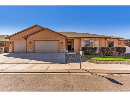 14 Erica Ct, Pueblo, CO, 81001-1074 | Card Image