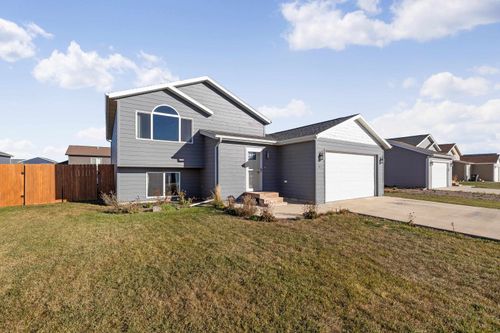 632 Liberty Park Dr, Box Elder, SD, 57719-3700 | Card Image