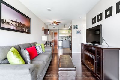 512 - 170 Fort York Blvd, Condo with 1 bedrooms, 1 bathrooms and 1 parking in Toronto ON | Image 2