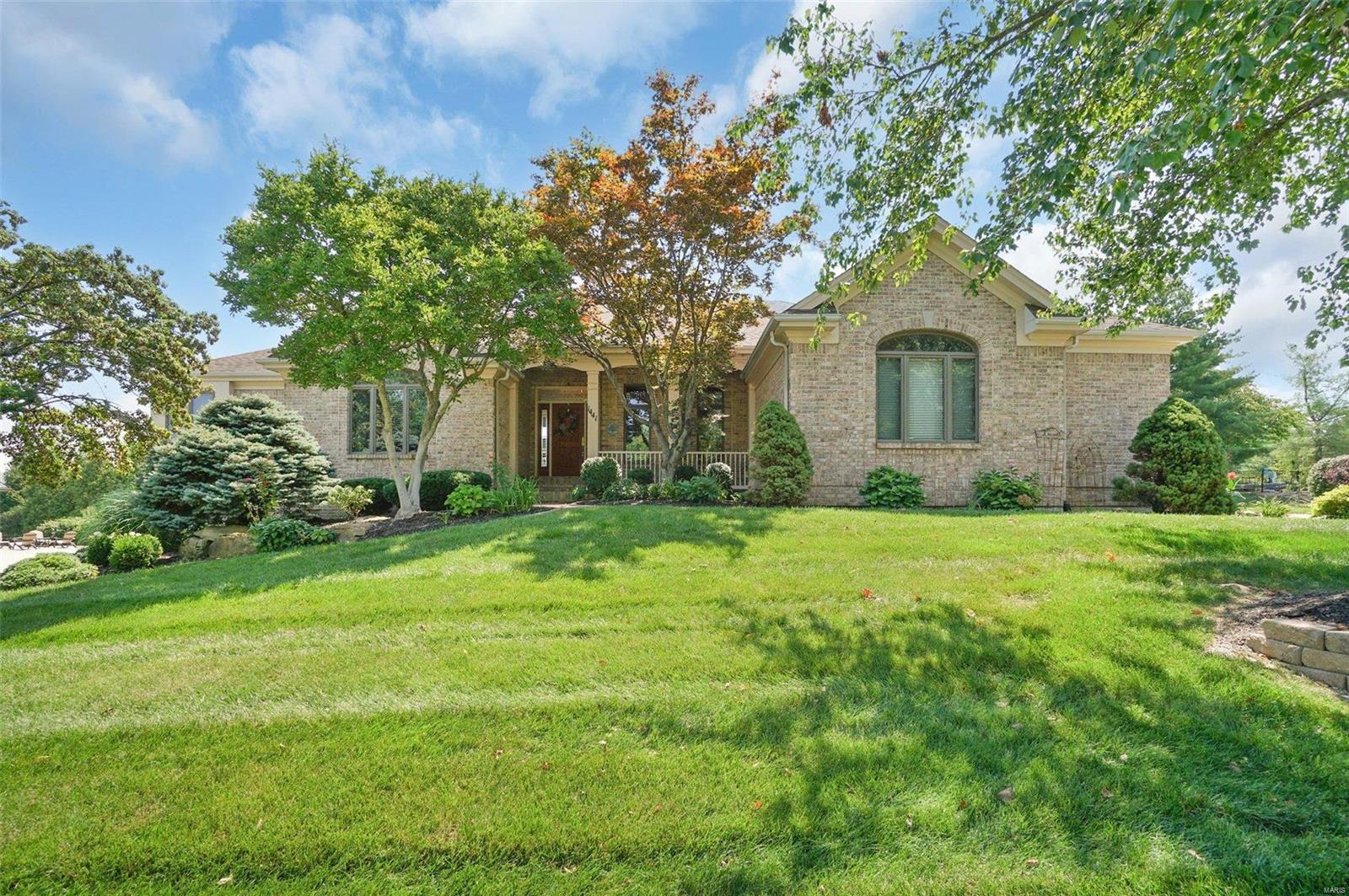 Lake Knoll Dr, Lake Saint Louis, MO 63367