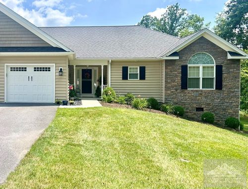 111 Creekside Ct, Bluefield, WV, 24701-1138 | Card Image